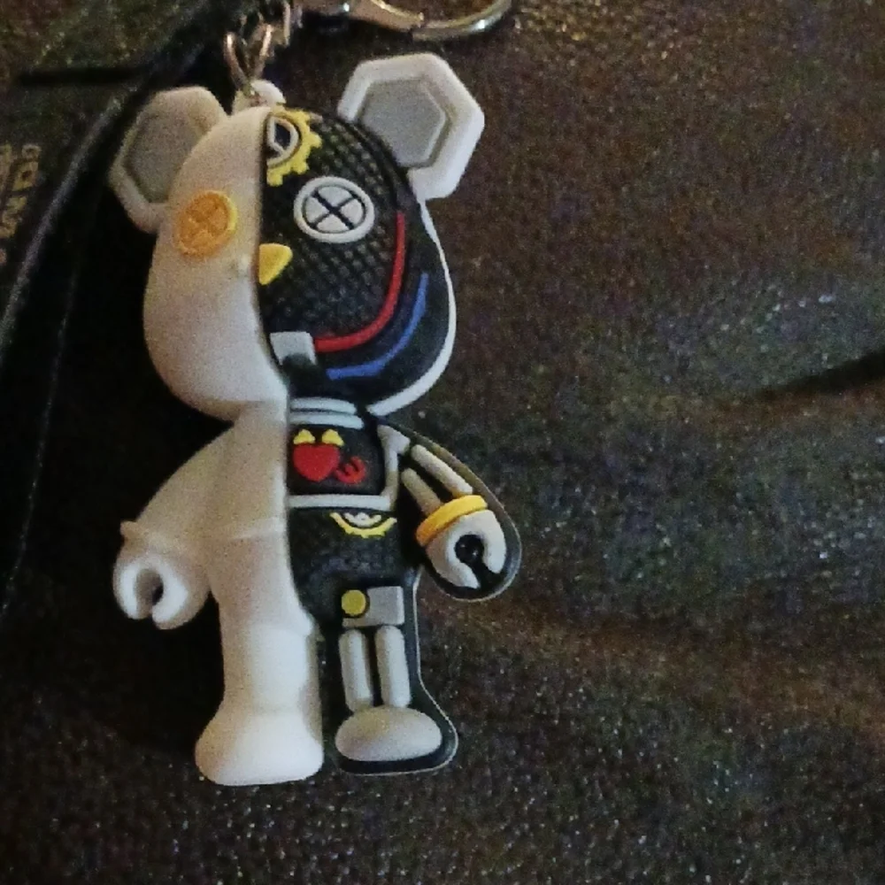 Black and White Bear Keychain - Picture 2 of 5
